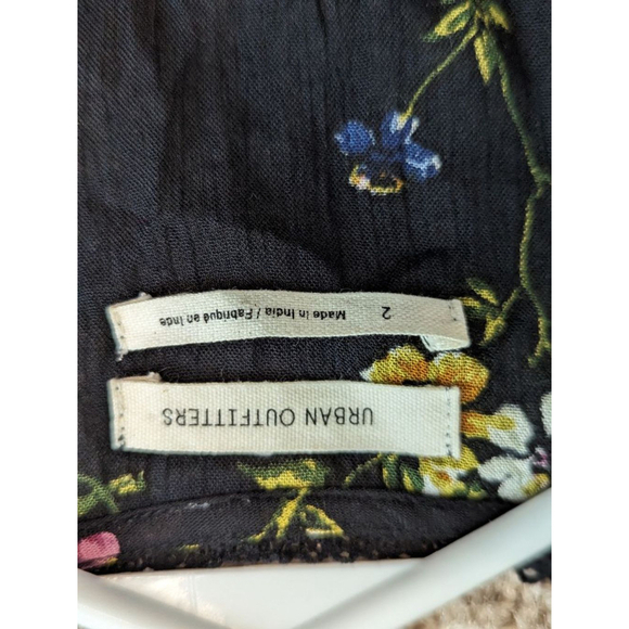 Women's Urban Outfitters Floral jumpsuit Size 2 - Picture 7 of 10